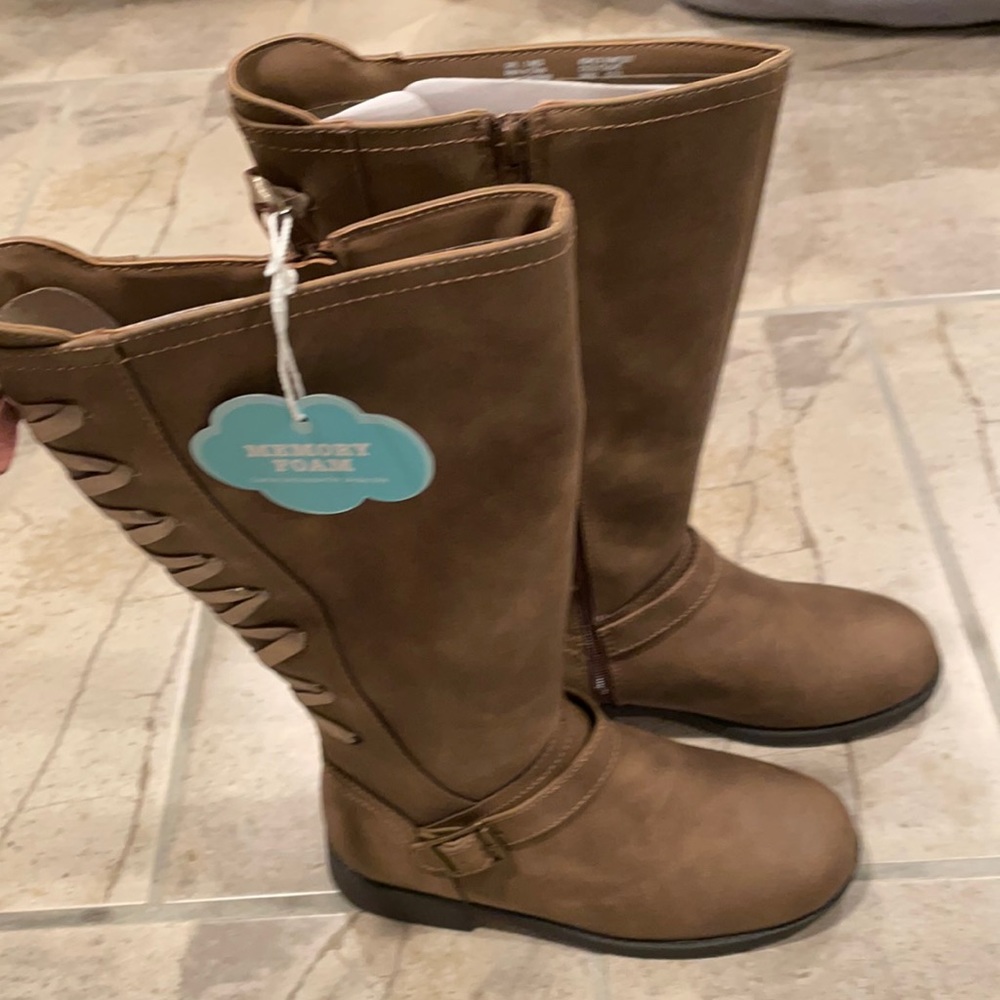 Girls tall boots size 3 medium
